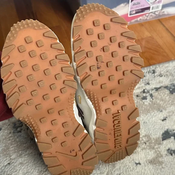 Authentic Nike Air LX Jacquemus Collab Sneakers Bone Gold - Picture 5 of 6